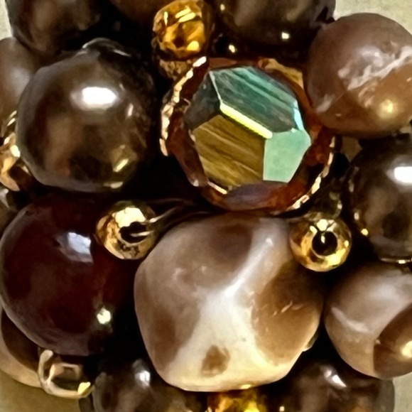 VTG JAPAN Beaded Clip Earrings - Picture 2 of 7